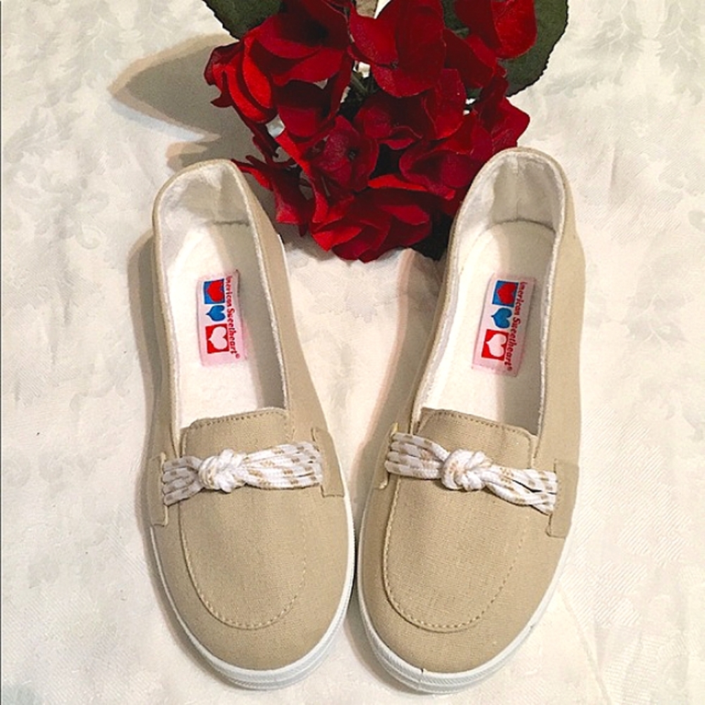 NWOB American Sweetheart Khaki/White Grasshopper 8